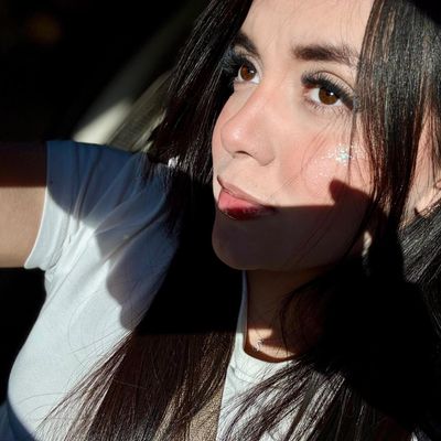 Stefany, 28