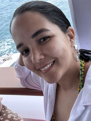 Myrella, 32