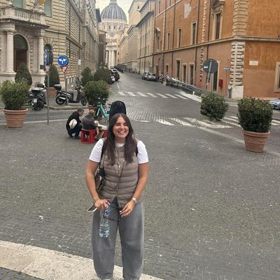 Isabella, 26