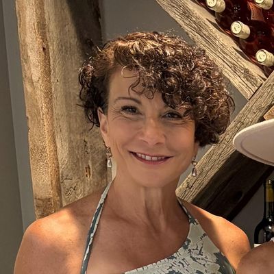 Laura, 61