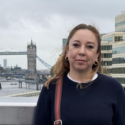 Vanessa, 54