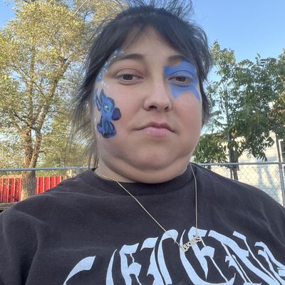Gloria, 30