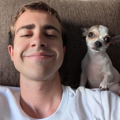 Hugo, 25