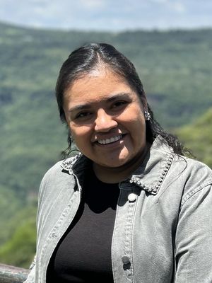 Mariana, 27