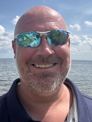 Thomas, 47