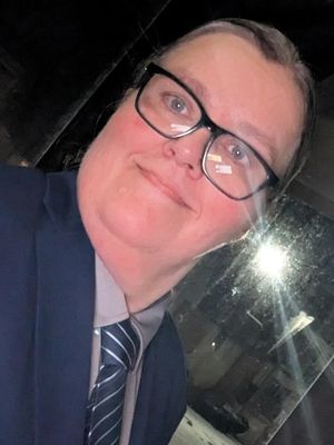 Jen, 43