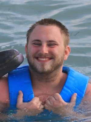 Daniel, 28