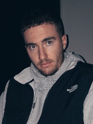 Christian, 29