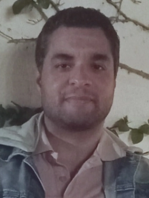 Adolfo, 42