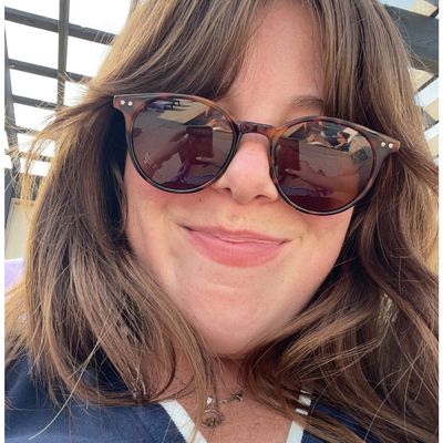 Claire, 30