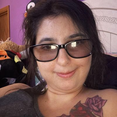 Elizabeth, 33