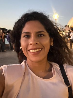 Cynthia, 35