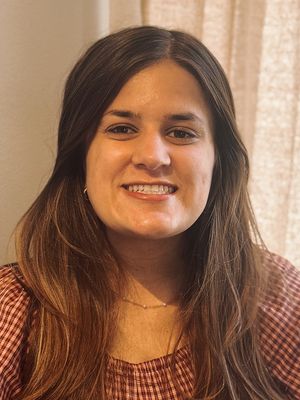 Claire, 23