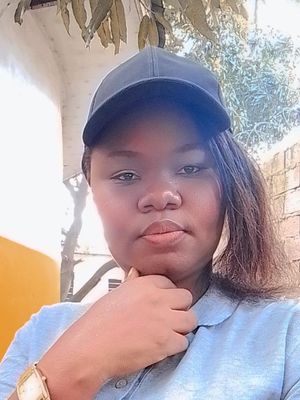Myriam, 32