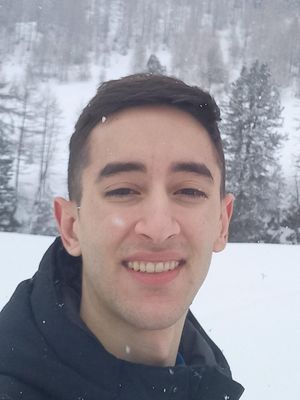 Nicolas, 24