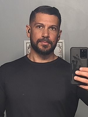 Carlos, 45