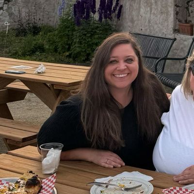 Stephanie, 39