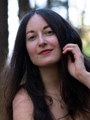 Sabrina, 37