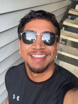 Alejandro, 23