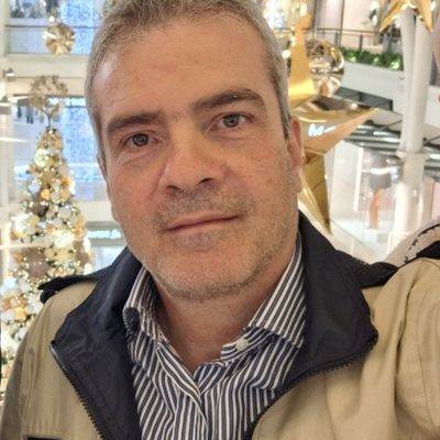 Moni, 55