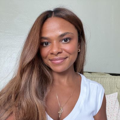 Karlie, 27
