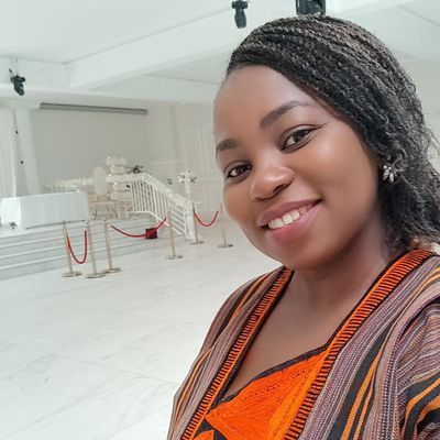 Larissa, 40