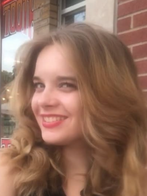 Lily, 22