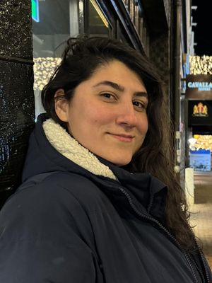 Daniela, 34