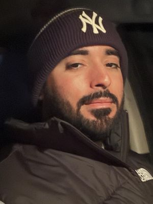 Jonathan, 29