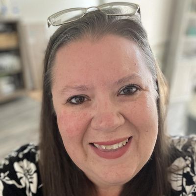 Danielle, 44