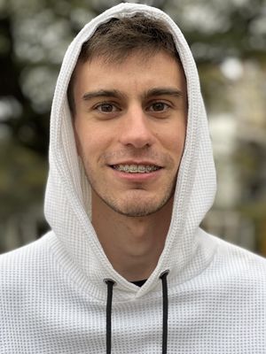 Emiliano, 28
