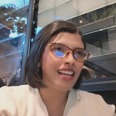 Johana, 28