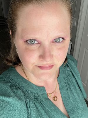 Christine, 37