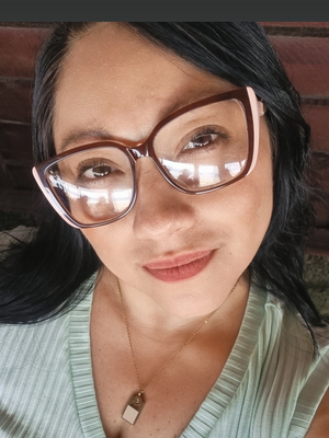 Yuliana, 43