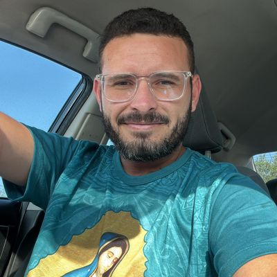 Luis Eduardo, 32