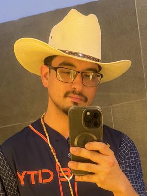 Francisco, 24