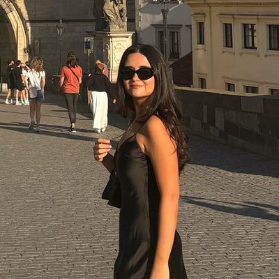 Vanesa, 33