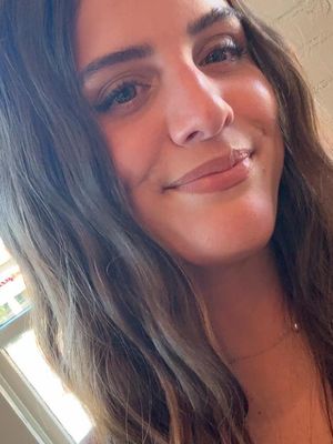 Maggie, 28