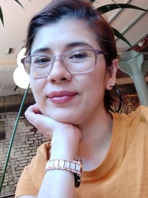 Lu, 33