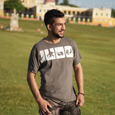 Andres, 24