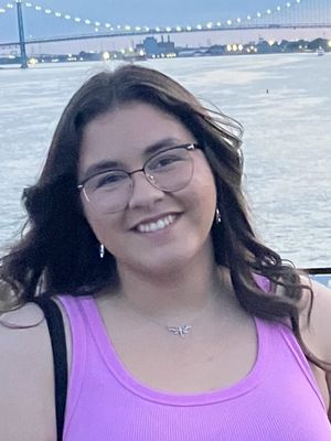 Robyn, 22
