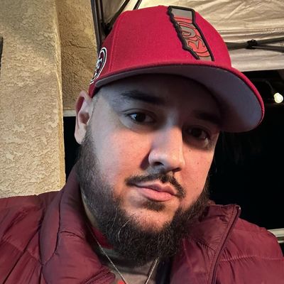Luis, 37