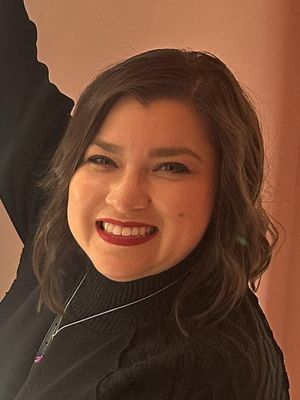Dulce, 35
