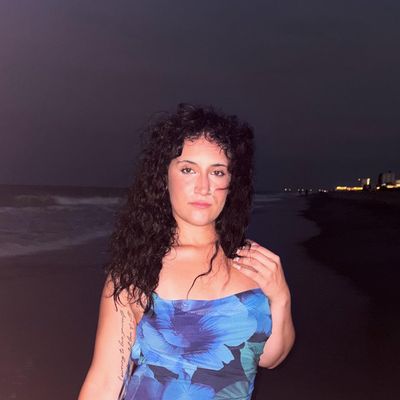 Abigail, 22