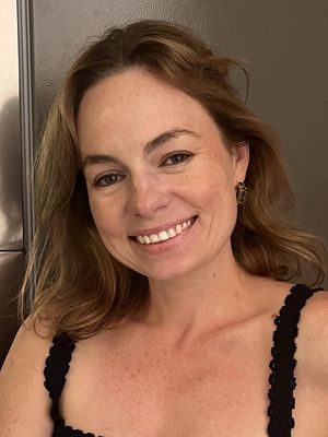 Lucy, 43