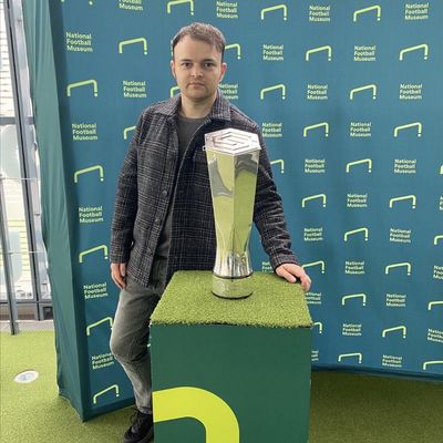 Dennis, 30
