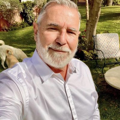 Dan, 64