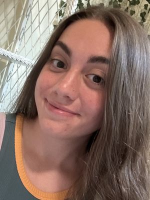 Katie, 22