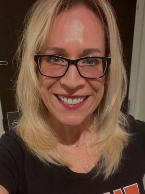 Ivana, 51