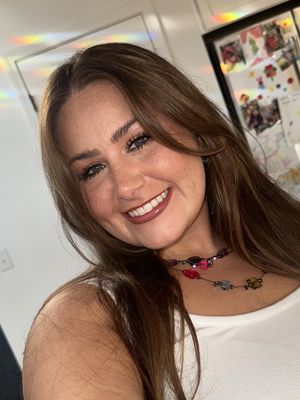 Maggie, 26